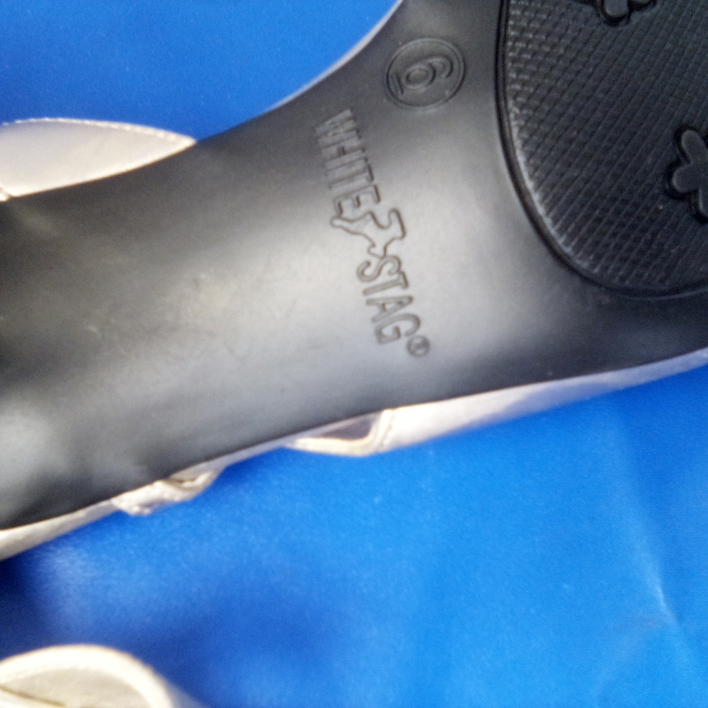 Silver heels - Picture 3 of 5